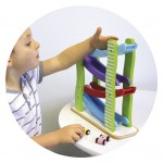 gioco in legno macchinine